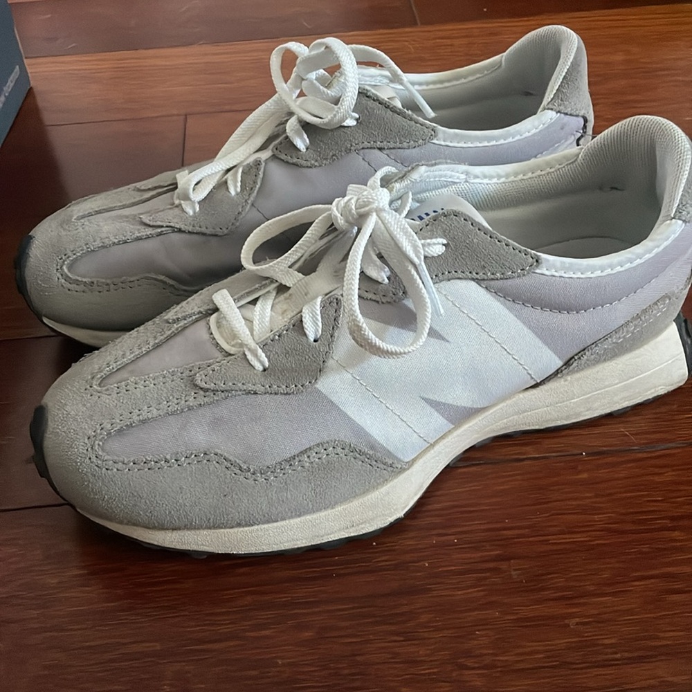 🚨SALE // NEW BALANCE 327